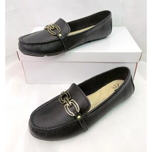 Isaac Mizrahi Black Leather Chain Accent Loafers